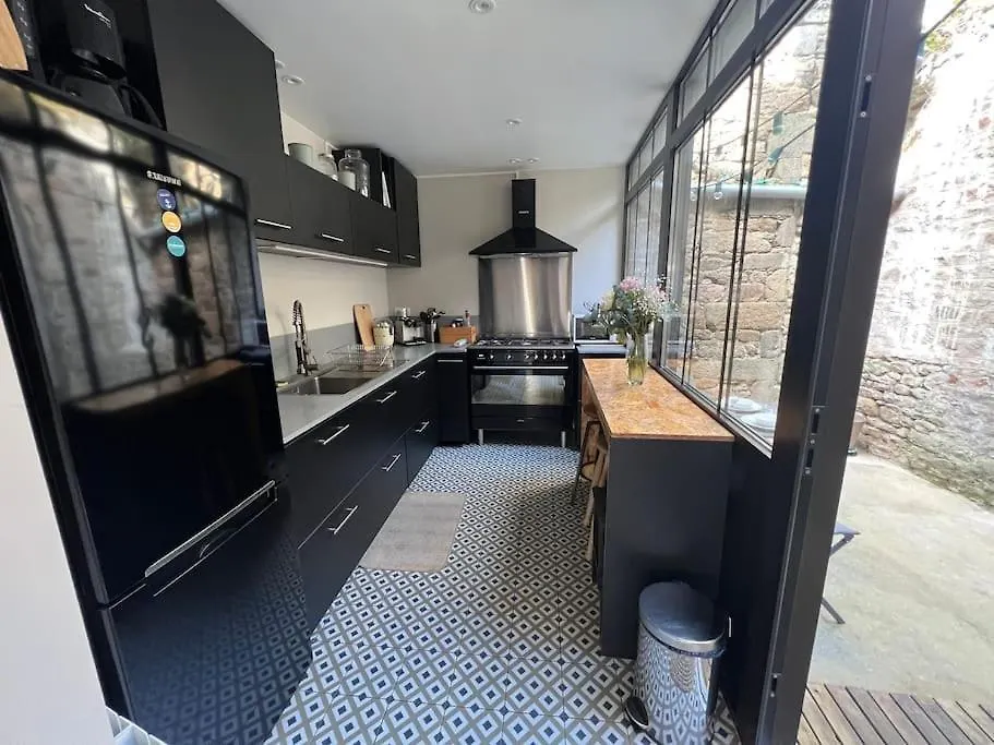 Cocon Urbain De Charme Villa Dinan Tatil Evi